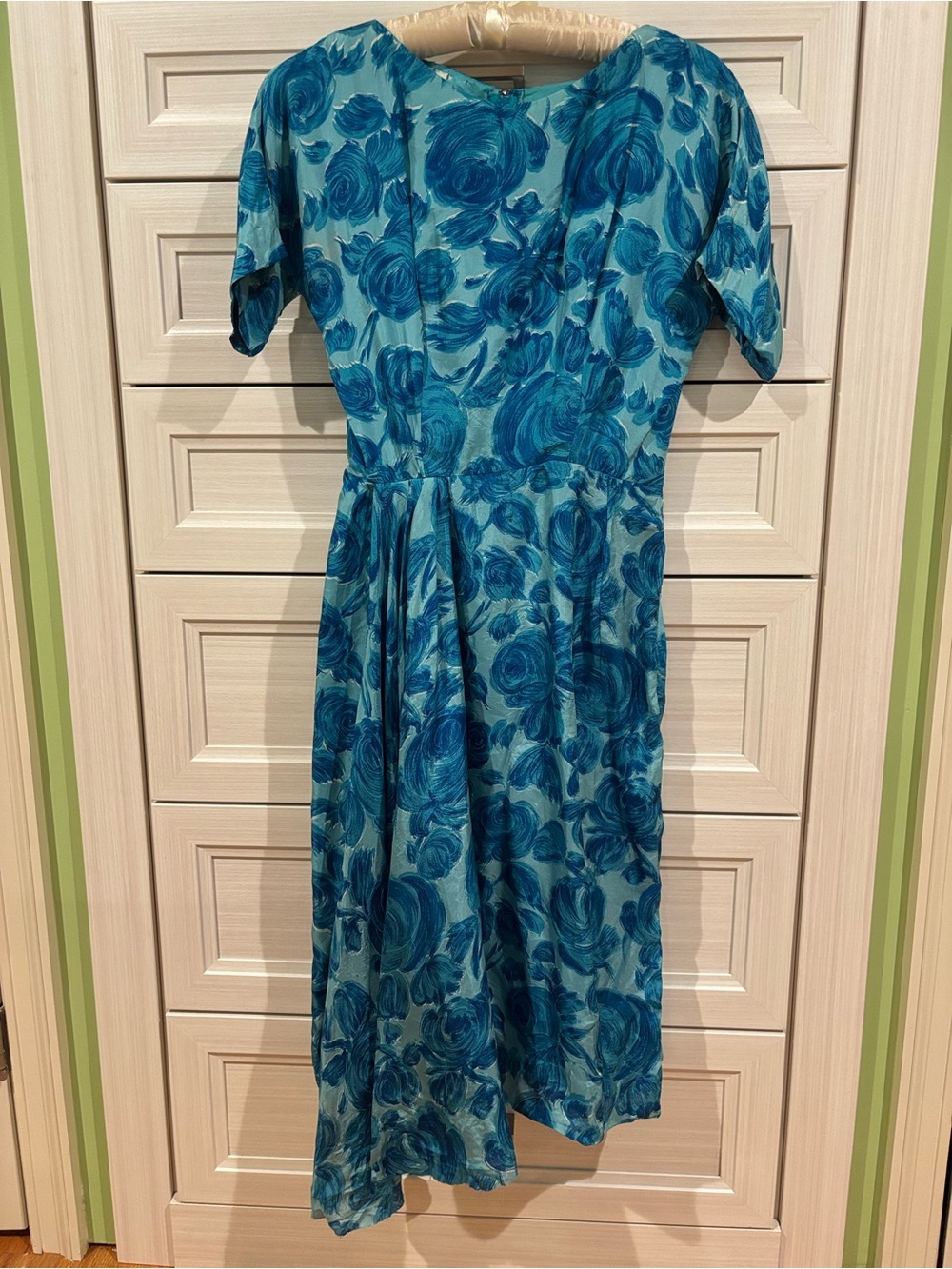Vintage SILK Blue & Green Pleated Midi Crew Neck Dress